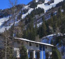 St Moritz Lodge