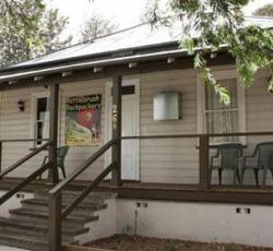 Bottlebrush Backpackers