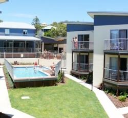 Emus Beach Resort