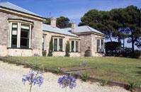 Lakeside Manor Backpackers Lodge