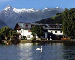 Junges Hotel Am See