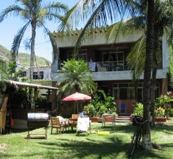 Rio Surf n' Stay- Backpackers