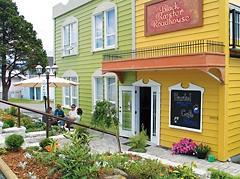 Black Rooster Roadhouse Hostel