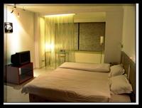 V8 Hotel Train Station Branch