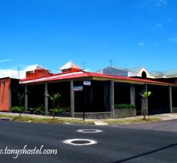 Tony's Hostel Boutique