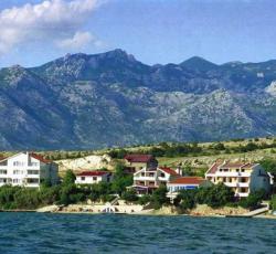 Vila 4m - Boarding House and Apartements