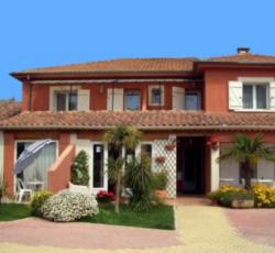 Court'inn Suites Hotel