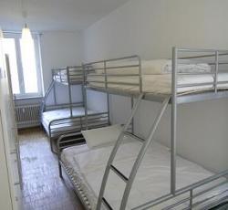Uebernacht Hostel