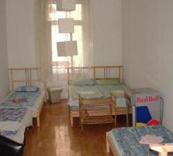 1 St Apartments And Hostel