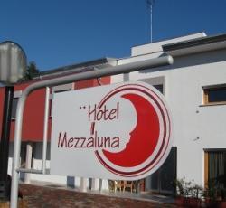 Hotel Mezzaluna
