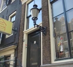 Funky Chickin Apartment