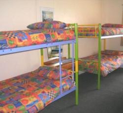 Kiwi International Queen Street Hotel and Hostel