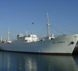 Navio Gil Eannes Youth Hostel