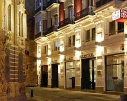 Petit Palace Bristol